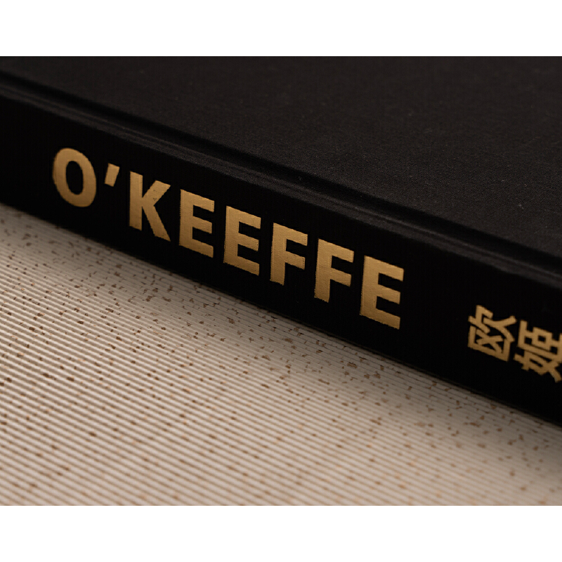 歐姬芙：值得收藏的歐姬芙大畫冊(重達4.1公斤)